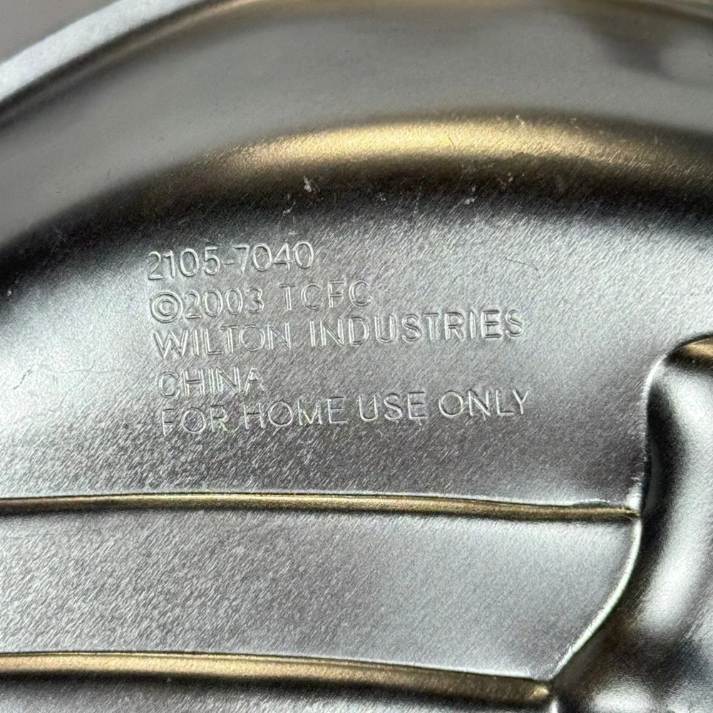 Wilton Strawberry Shortcake Cake Pan 2003 Aluminum Character Mold 2105-7040
